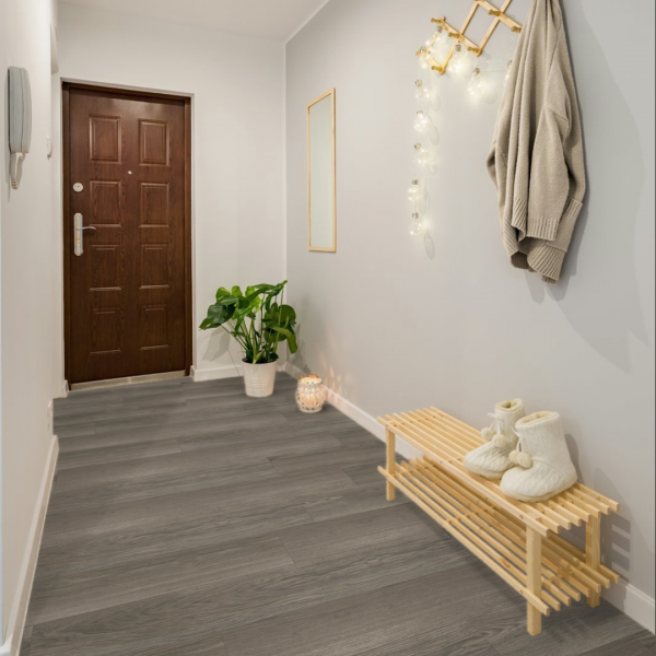 Laminate flooring Monarch Oak from LifeProtect Collection – water-resistant planks with a rich oak wood-look, ideal for elegant and long-lasting interiors